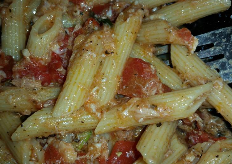 Simple Way to Make Speedy Seafood Tomato Pasta