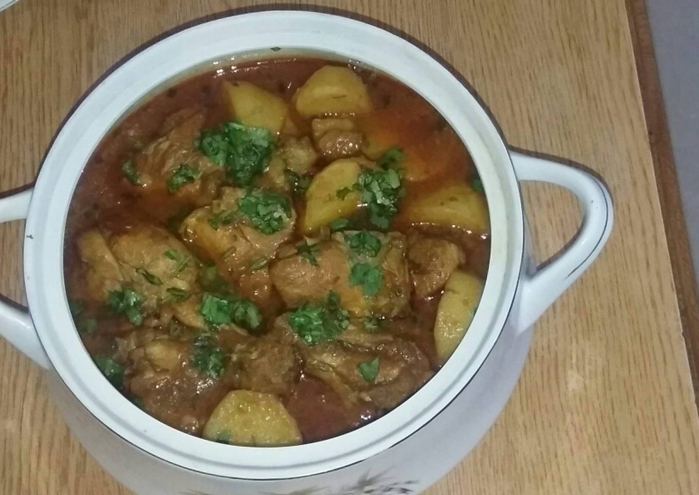 Aloo gosht shorba