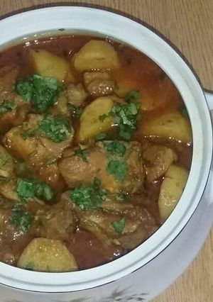 A picture of Aloo gosht shorba.