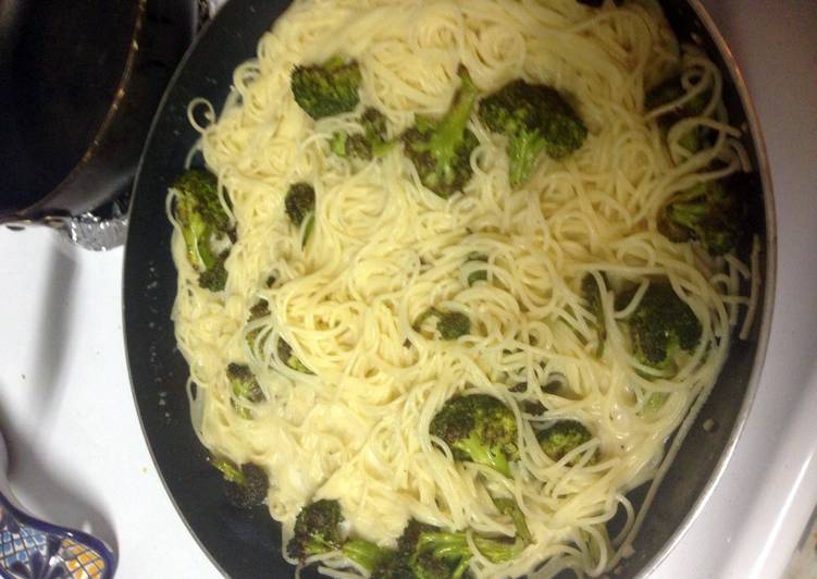 Simple Way to Prepare Delicious Angel Hair With Brocolli And Goat Cheese