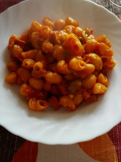 Una foto de Macarrones con salsa de tomate casera