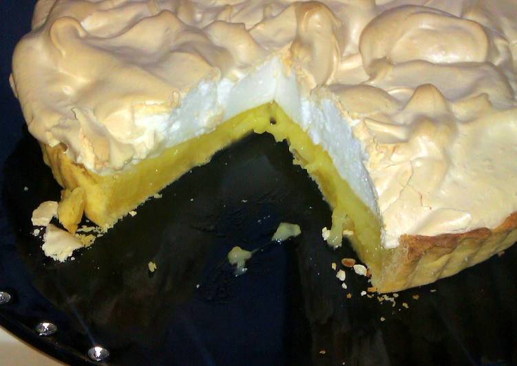 Step-by-Step Guide to Make Homemade Lemon Meringue Pie