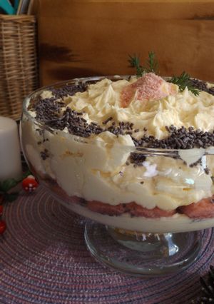 Una foto de Postre navideño de mascarpone con oporto rubí