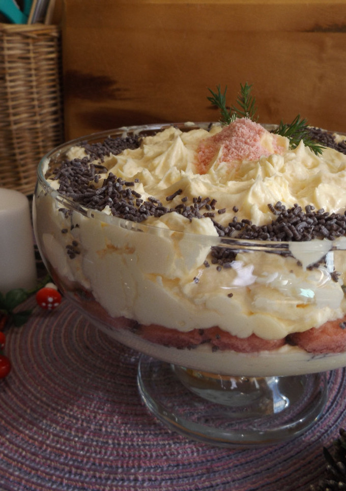 Una foto de Postre navideño de mascarpone con oporto rubí