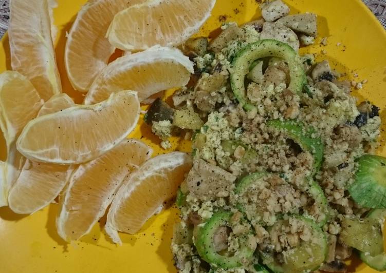 Eggwhite scrambled eggs with veggies Eggwhite scrambled eggs with veggies