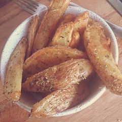 A picture of The BEST Potato Wedges EVER.