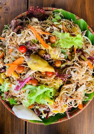 Hình của món Từ hoa chuối thành gỏi chuối thế nào?.