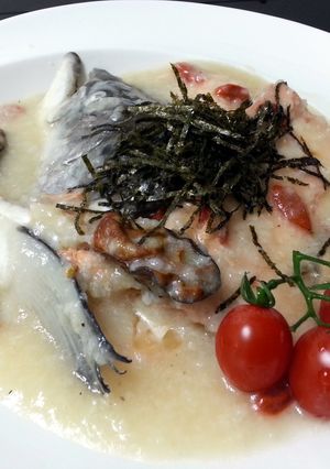 A picture of Salmon In Velvety Congee.