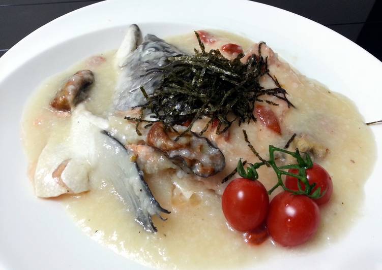 Simple Way to Prepare Super Quick Homemade Salmon In Velvety Congee