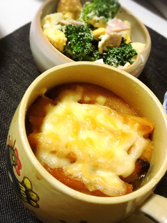 A picture of Easy Onion Gratin Soup with Bread Crusts.