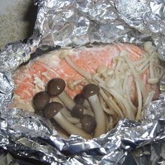 A picture of Easy Foil-Baked Salmon with Butter and Soy Sauce.