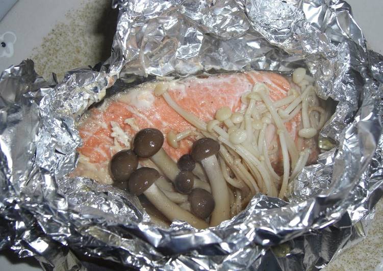Step-by-Step Guide to Easy Foil-Baked Salmon with Butter and Soy Sauce