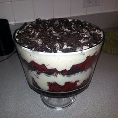 A picture of Red Velvet Cheesecake Oreo Trifle.