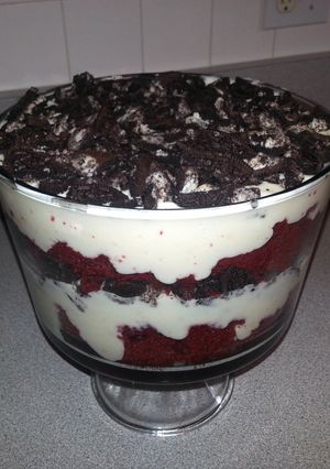A picture of Red Velvet Cheesecake Oreo Trifle.