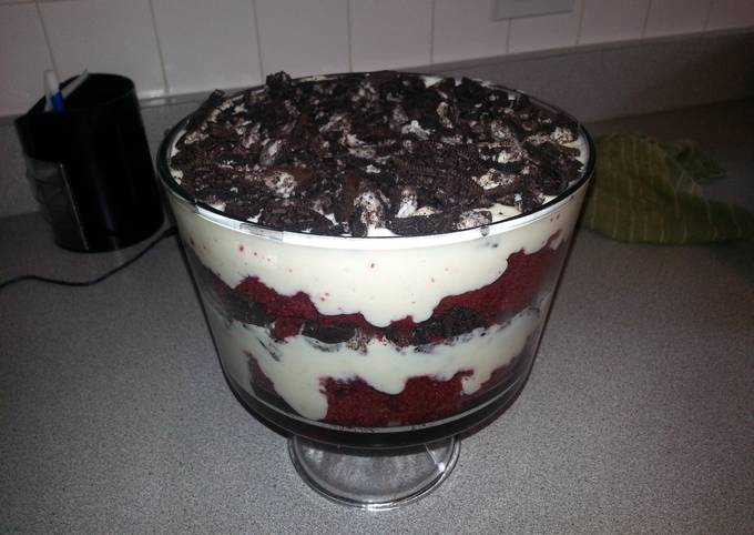 Red Velvet Cheesecake Oreo Trifle