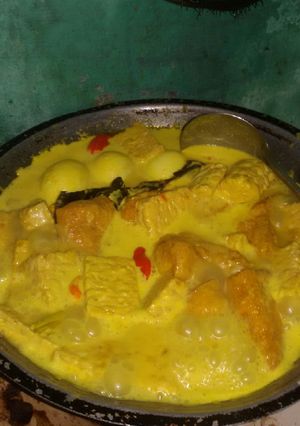 Foto resep Sayur santan kuning tahu tempe + telur
