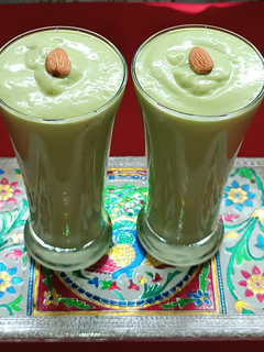 A picture of Avocado Banana and Nuts Smoothie.