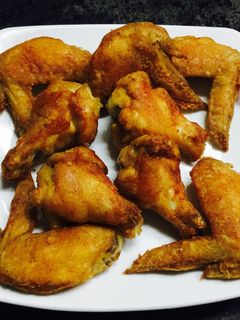 Hình của món Cánh gà tẩm bột chiên giòn.