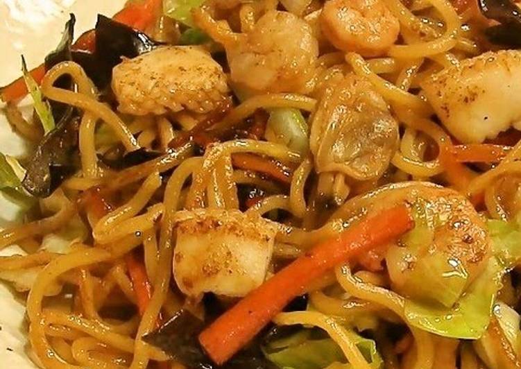 Easiest Way to Make Ultimate Seafood Chow Mein