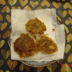 A picture of Yakisoba Sauce Flavored Senbei (Rice Crackers).