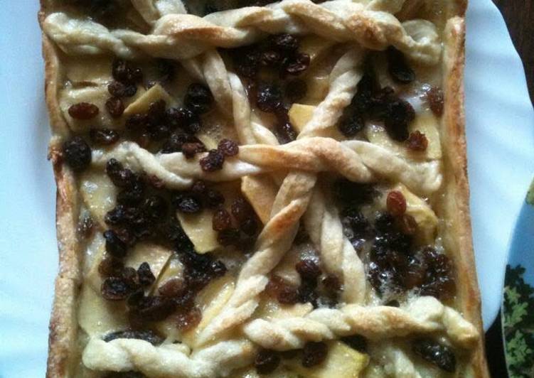 Step-by-Step Guide to Prepare Quick Apple Pie With Honey And Raisins