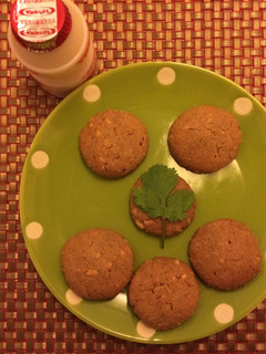 A picture of Healthy Little Peanut Butter Cookies.