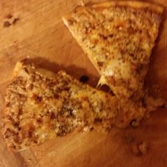 A picture of Beef Stroganoff Pizza.