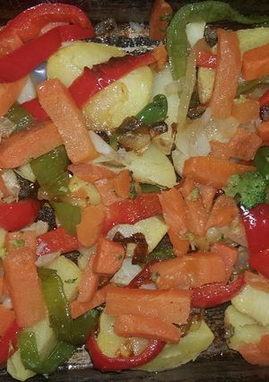 Foto principal de Patatas asadas en microondas con verduras agridulces