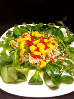 Una foto de Ensalada de arroz tricolor pimientos y mango
