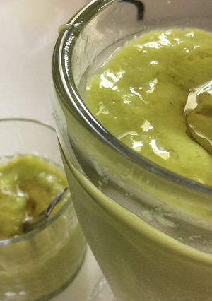 A picture of Ripe Avocado Smoothies.