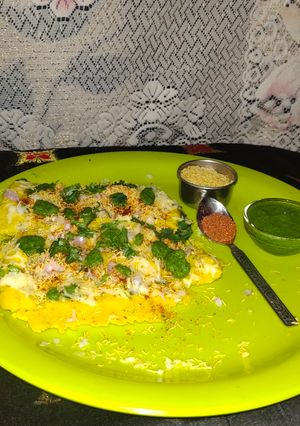ચીઝ ગાર્લીક સુરતી લોચો (Cheese Garlic Surti Locho Recipe in Gujarati) રેસીપી મુખ્ય ફોટો