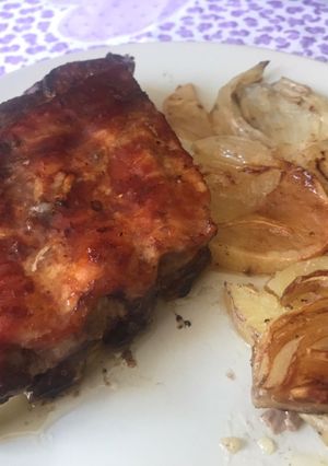 Una foto de Costillas asadas en salsa de verdejo a la barbacoa