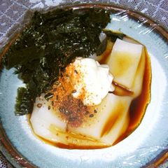 A picture of Use the Microwave on New Years to Make Easy Just-Pounded Style Mochi With Mayonnaise and Shichimi Pepper.
