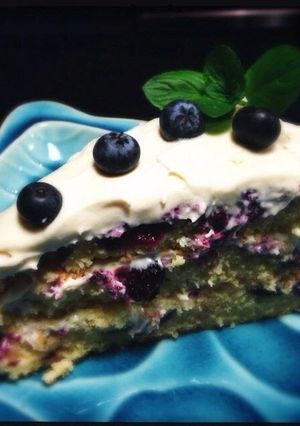 A picture of Blueberry and Cream Layer Cake.