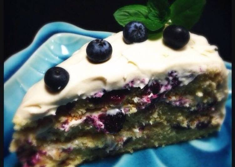 Blueberry and Cream Layer Cake Blueberry and Cream Layer Cake