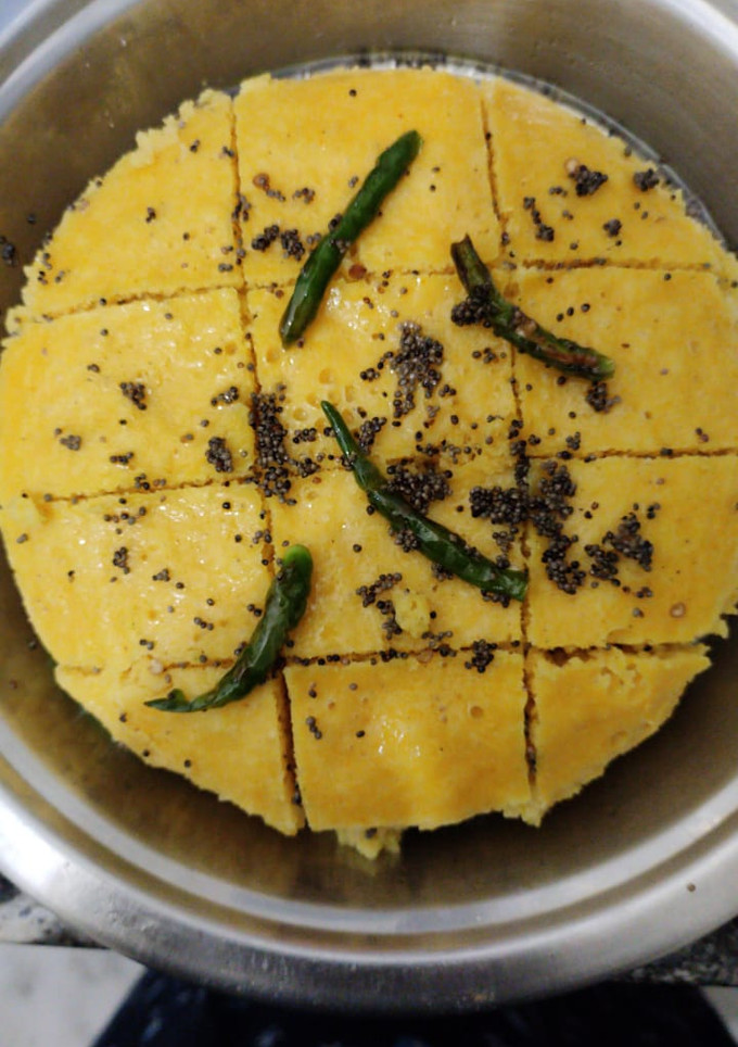 ढोकला (Dhokla recipe in Hindi) रेसिपी मुख्य फोटो