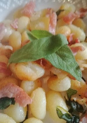 A picture of Bacon and sage gnocchi.