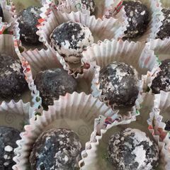 A picture of Elisa's Oreo & Cream Cheese 