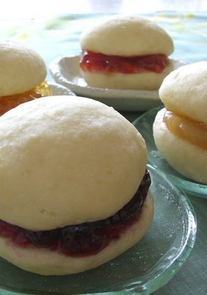 A picture of Round Sweet Potato & Jam Sandwiches.