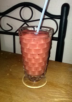 A picture of Holiday Smoothie.