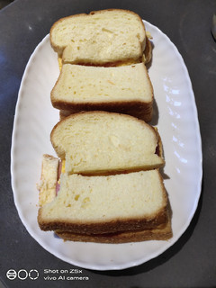 A picture of Ham and Egg Sandwich.