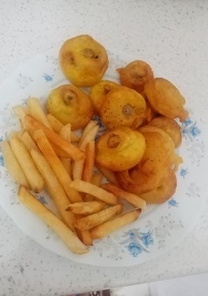 عکسی از دستور قارچ و پیاز با خمیر تمپورا و سیب زمینی آماده