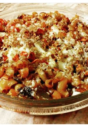 A picture of Cheesy chicken macaroni.