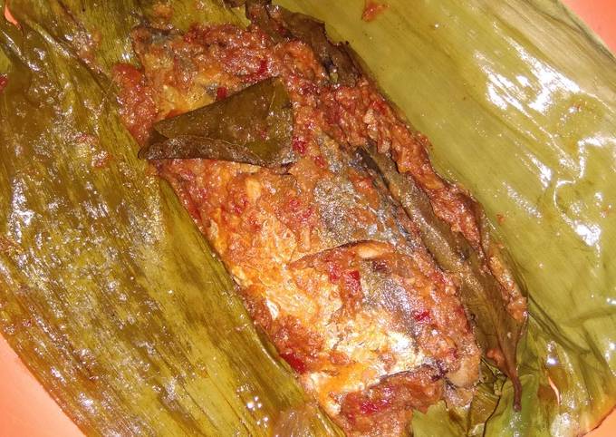 Pepes Ikan Kembung Bumbu Kemiri