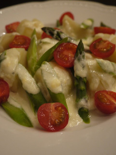 A picture of Warm Salad with Rich Cheese Dressing.