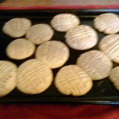 A picture of Super Easy Peanut Butter Cookies.