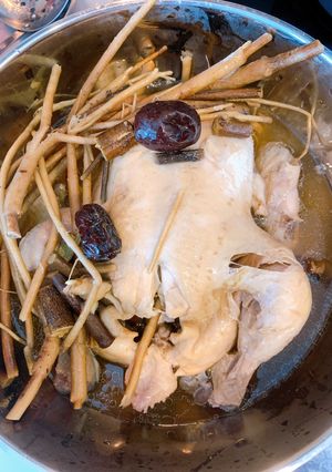 รูปของ ไก่ตุ๋นโสมเกาหลี🍲 style by barbie👩🏼‍🍳