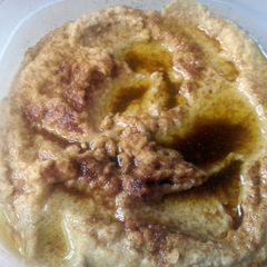 A picture of Hummus.