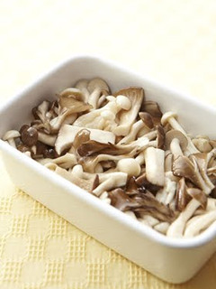 A picture of Marinated Mushrooms.