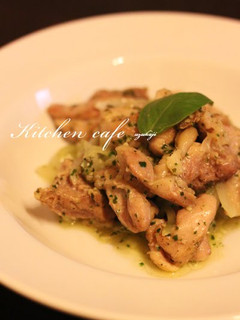 A picture of Basil Chicken.